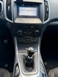 Ford S-Max - 10