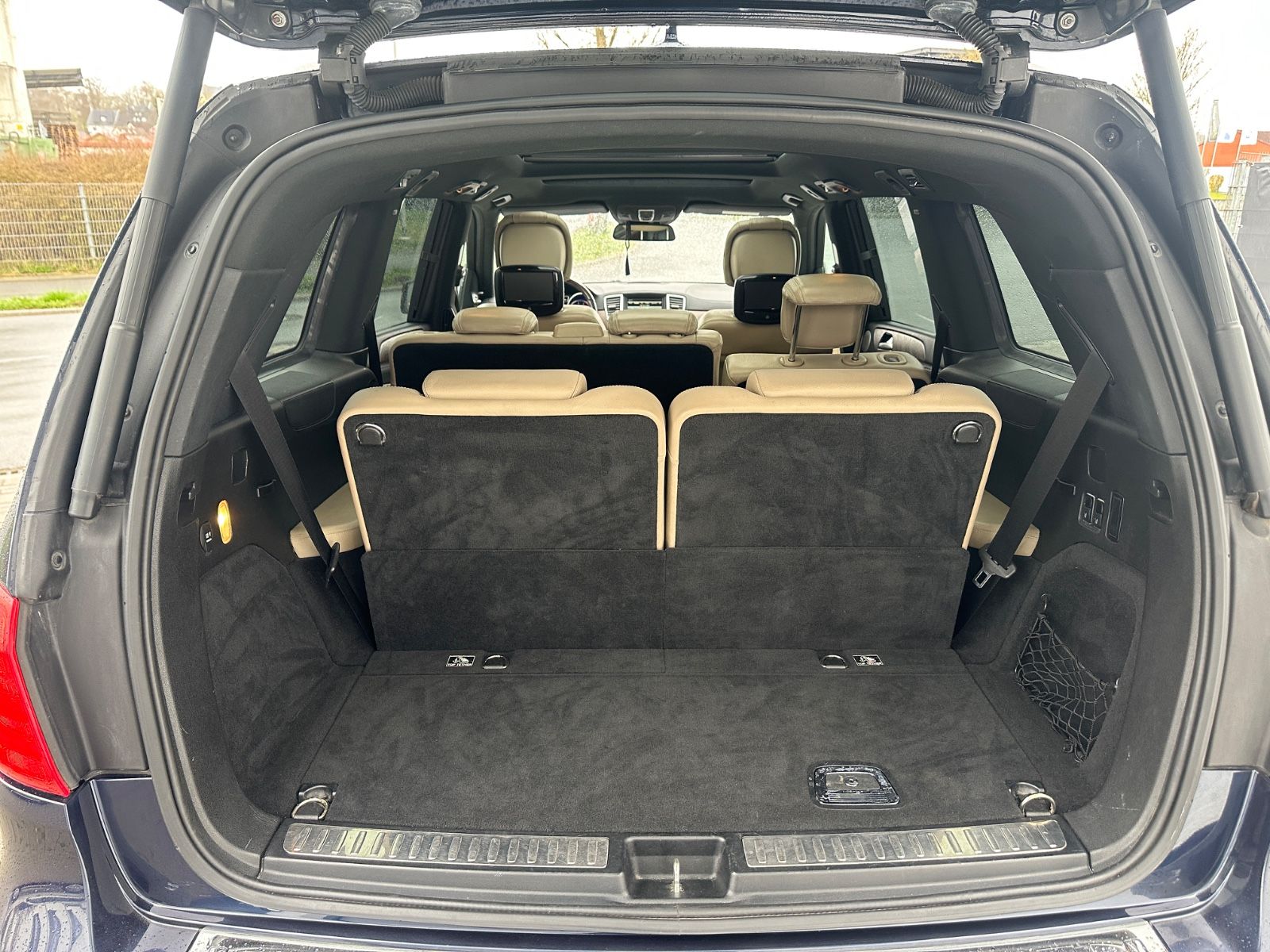 Fahrzeugabbildung Mercedes-Benz GL 500 4Matic AMG/7 Sitze/Navi/ILS/Pano/Kam/AHK