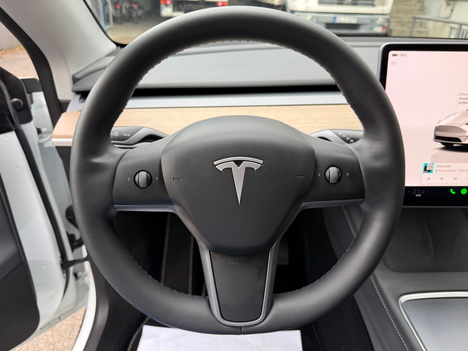 Tesla Model Y Basis RWD AHK Mwst. Garantie Finanz.4,69 foto 19