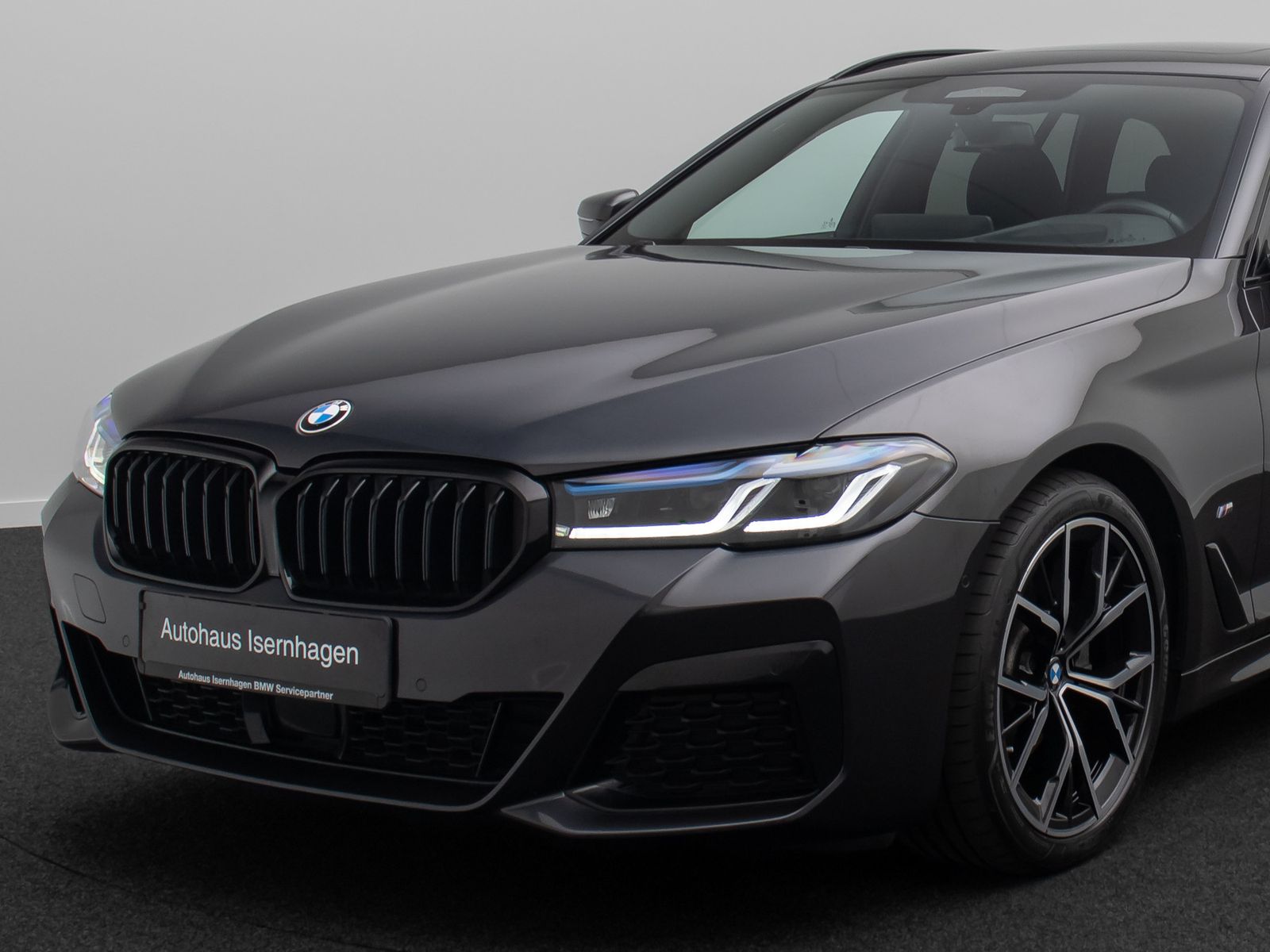 Fahrzeugabbildung BMW 520d xD M Sport Panoram Kamera Laser HUD H/K 19"