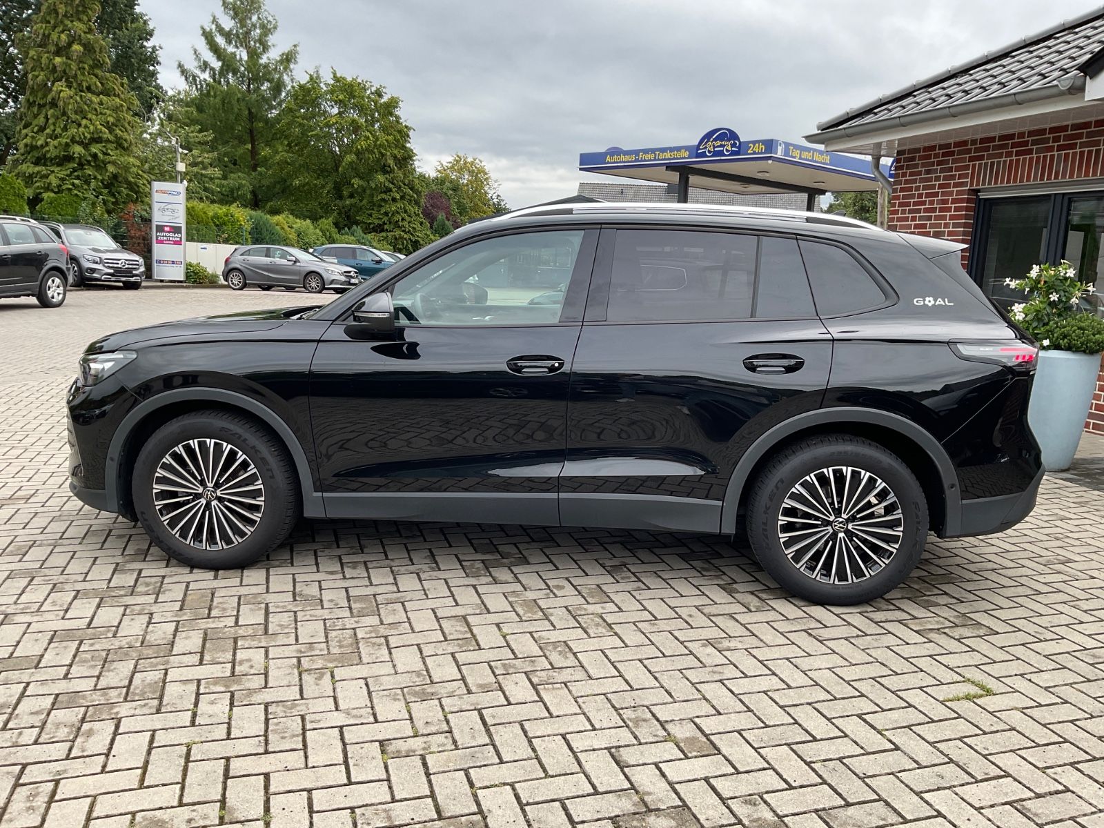Fahrzeugabbildung Volkswagen Tiguan 1.5 eTSI DSG GOAL,AHK,Kamera,Navi,ACC