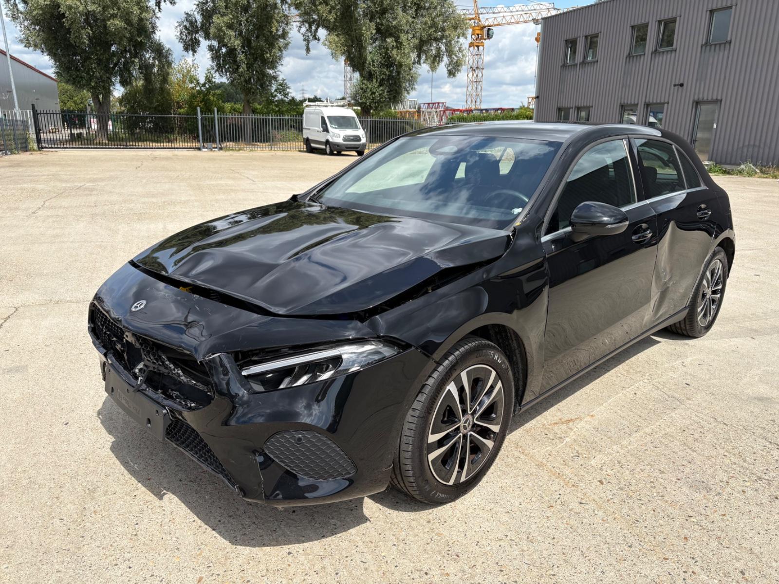 Mercedes-Benz A 250 FACELIFT / PLUG-IN-HYBRID / FAHRT AM PLATZ