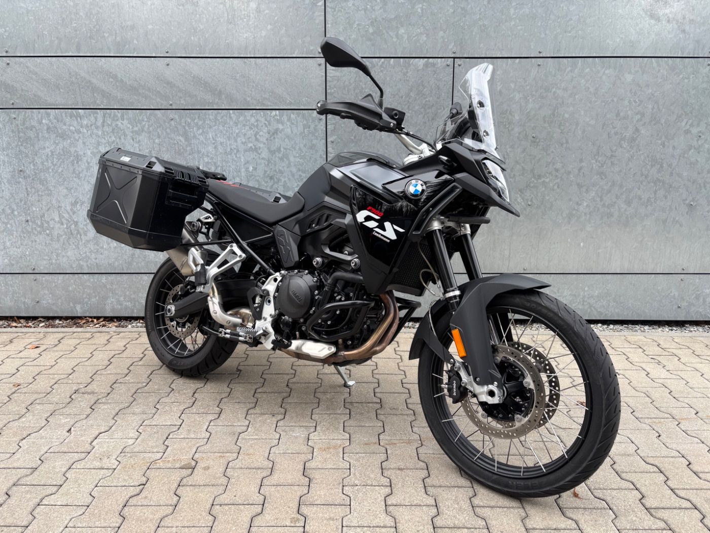 Fahrzeugabbildung BMW F 900 GS mit Kofferset
