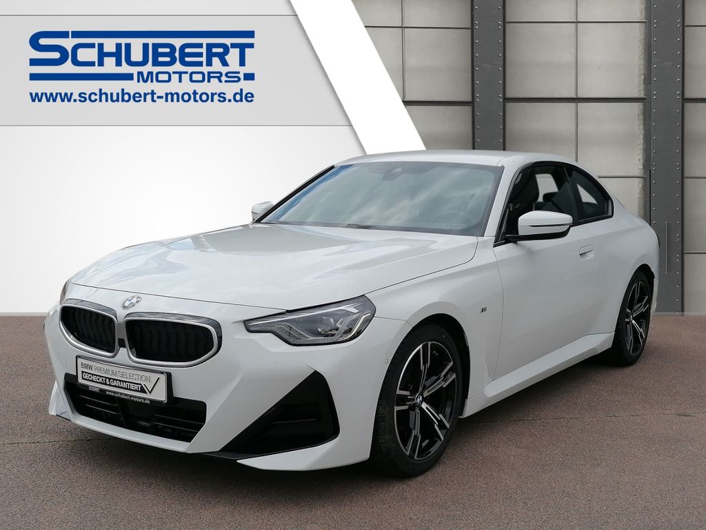 BMW 218 — hlavná fotografia