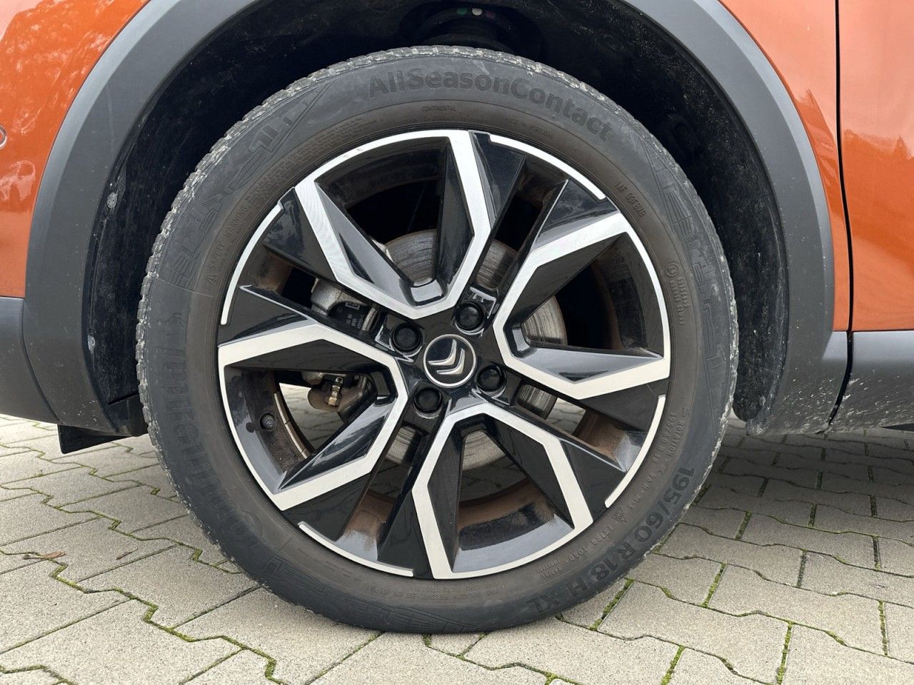Fahrzeugabbildung Citroën ë-C4 Lim. Feel 136 PS