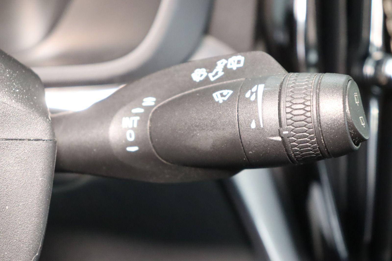 Fahrzeugabbildung Volvo XC60 D4 AWD R - Design aus 1. Hand