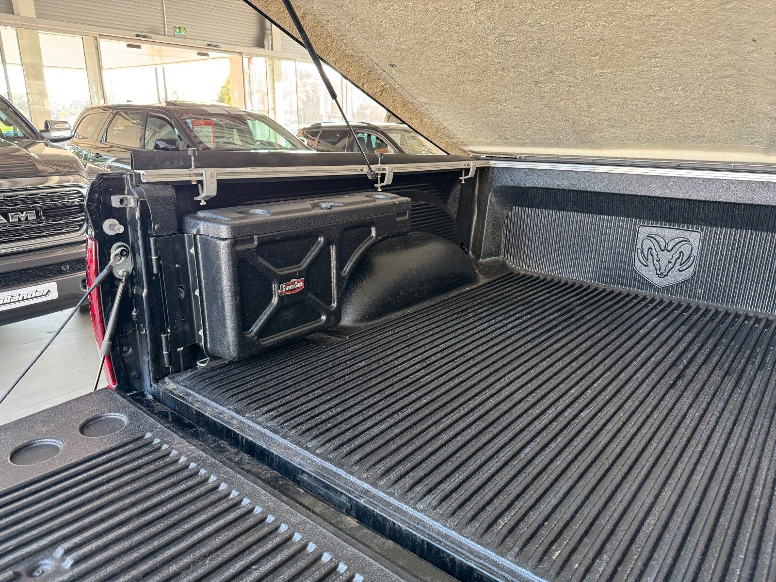 Fahrzeugabbildung Dodge RAM 5,7 Crew Cab Sport LPG 1Hand Deutsche EZ