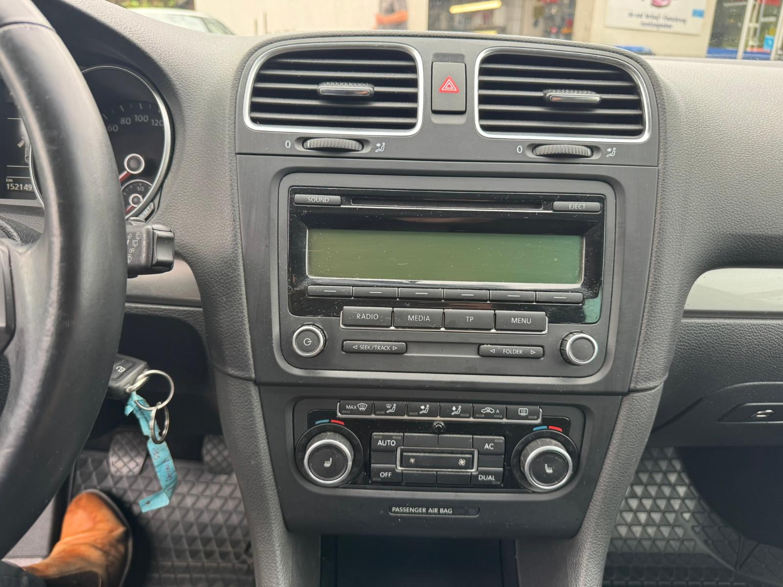 Volkswagen Golf 2011 — photo 15