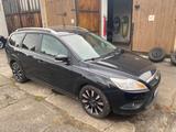 Ford Focus Turnier 1,6 Black Magic - Ford Focus: Black Magic