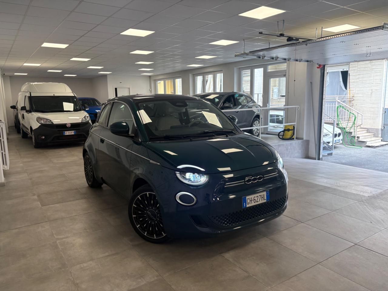 Fiat 500e Berlina 42 kWh La Prima FULL LED imagem 3