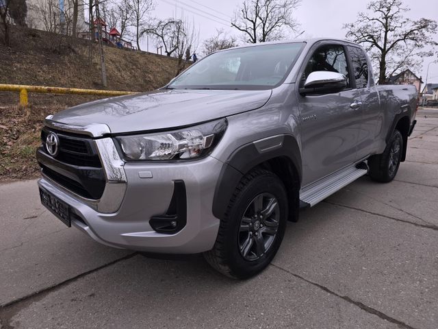 Toyota Hilux 2.4 D Autm.1,5-ExtraCab 4x4 Klima Navi D33