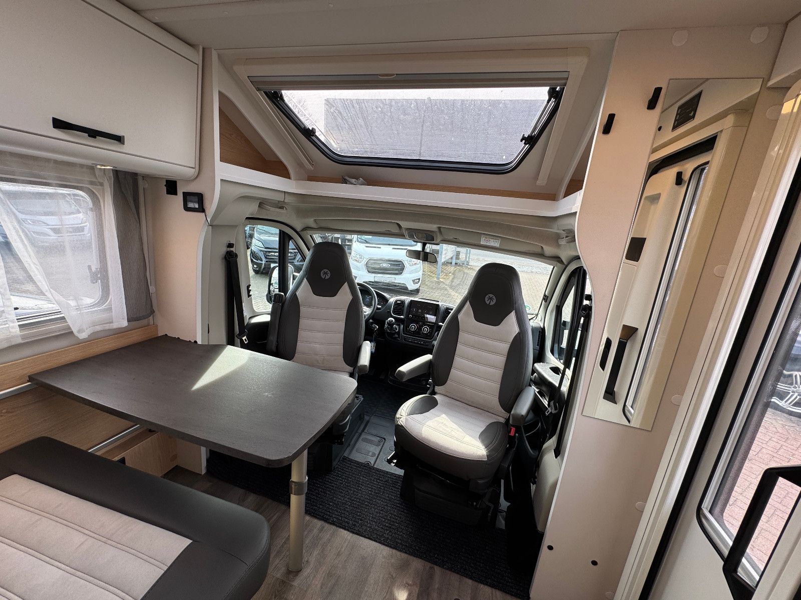 Fahrzeugabbildung Sunlight T 58 ADVENTURE EDITION SOLAR  TV SAT AHK FR.BETT