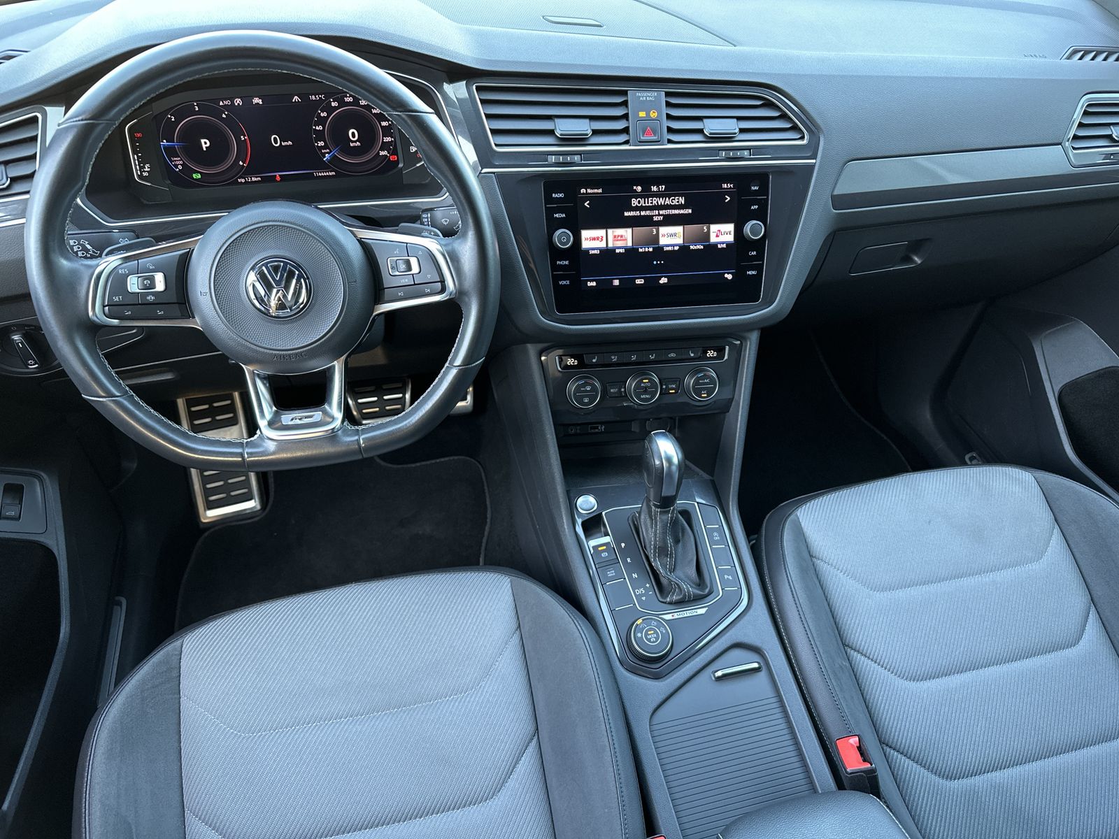 Fahrzeugabbildung Volkswagen Tiguan Allspace 2.0 TDI 4M R-Line Black NAV+LED