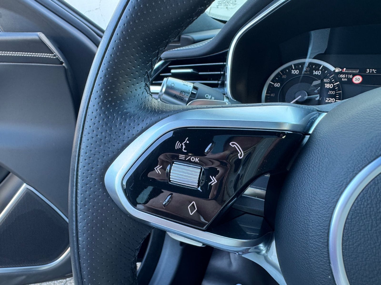 Fahrzeugabbildung Jaguar XF Sportbrake R-Dynamic SE AWD/PANO/KAM/MERIDIAN