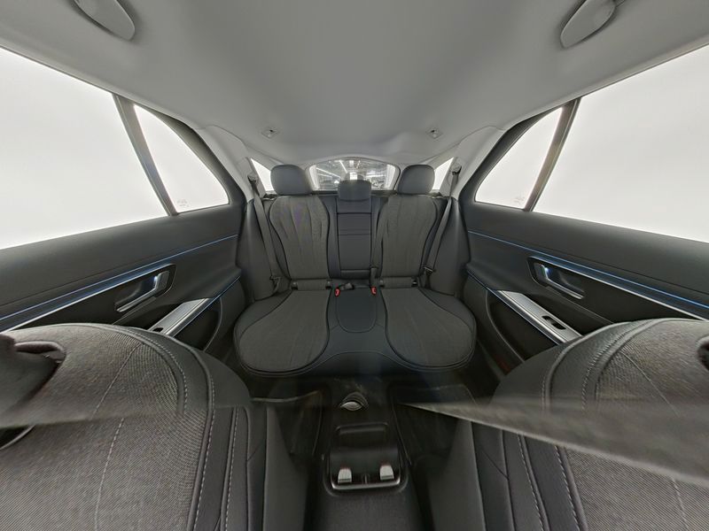 Fahrzeugabbildung Mercedes-Benz E 200 T Avantg. Distronic+ AHK Navi LED KAM SHZ