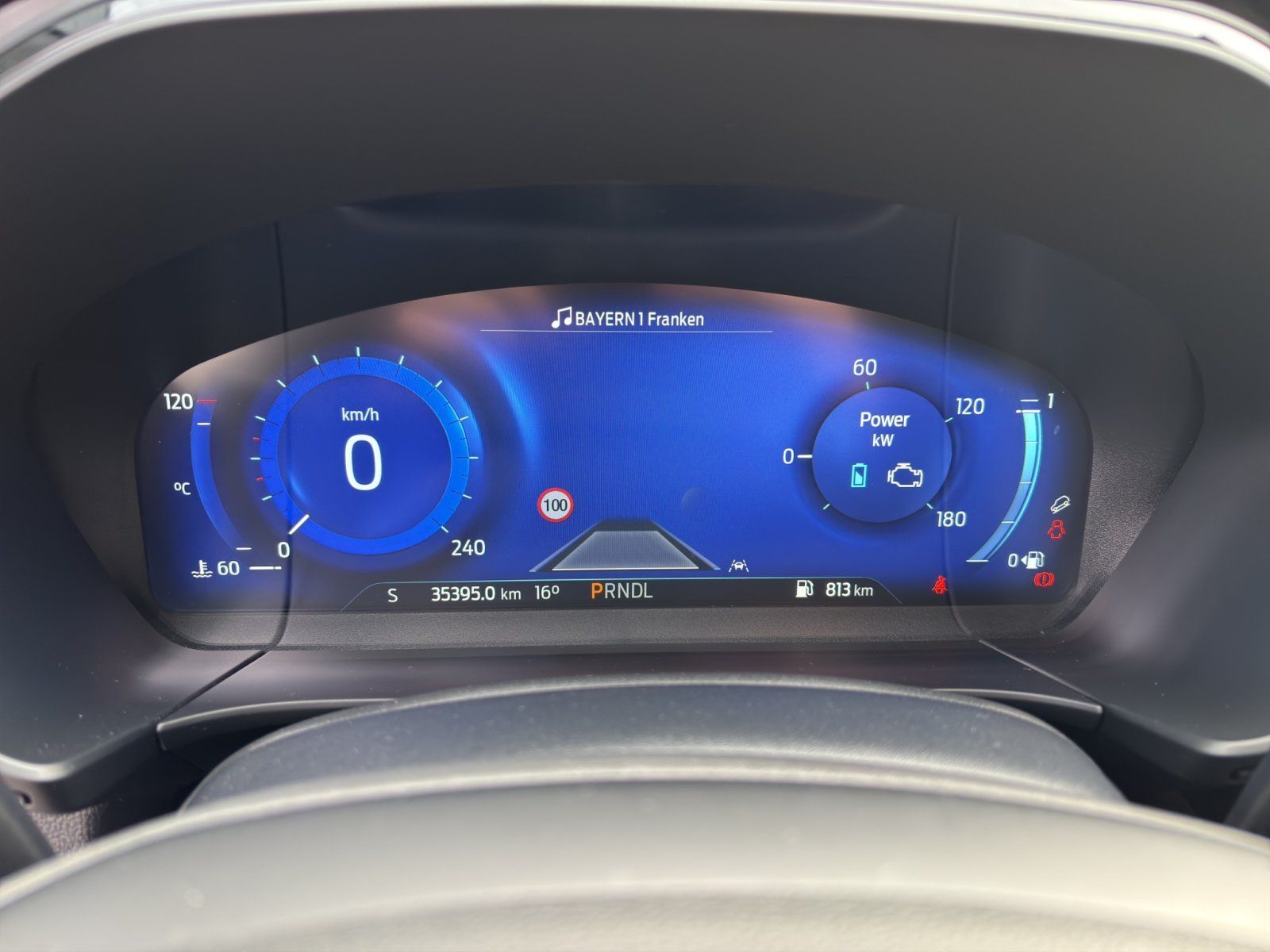 Fahrzeugabbildung Ford Kuga Hybrid ST-Line X