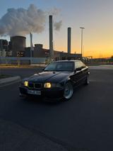 BMW e36 320IA - BMW 320 mit Benzin-Antrieb: Coupe, Automatik, 320i E36
