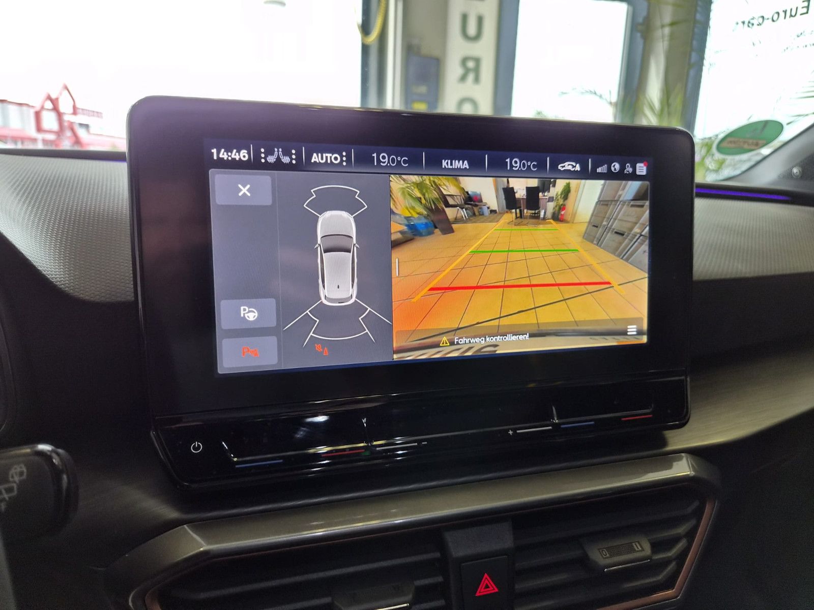 Fahrzeugabbildung CUPRA Leon VZ / PANO / LED / KAMERA / NUR 42TKM