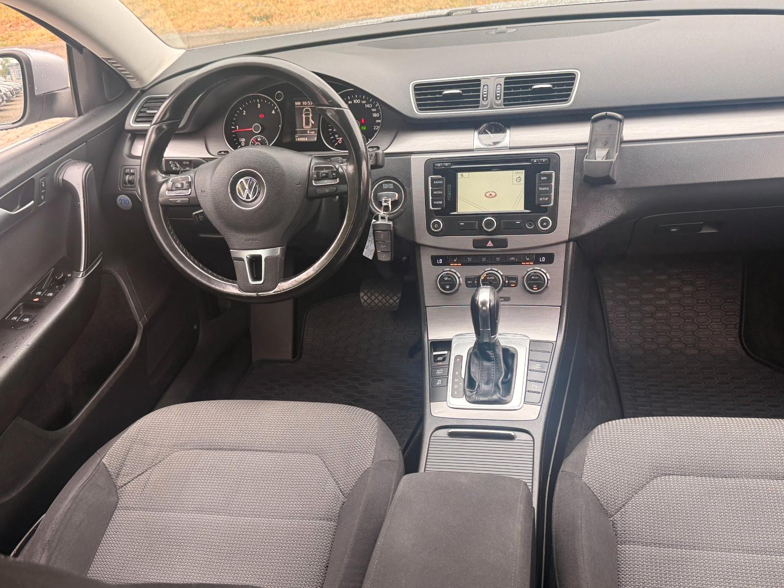 Volkswagen Passat 2012 — photo 13