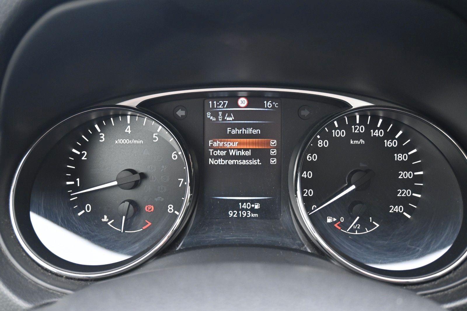Fahrzeugabbildung Nissan X-Trail  1.6 DIG-T Schalter Tekna 4x2*360°*Pano
