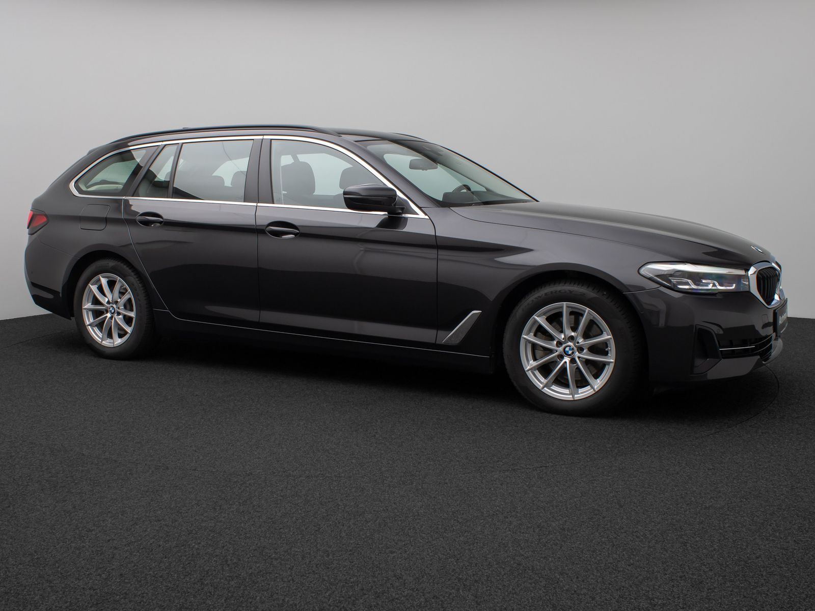 Fahrzeugabbildung BMW 520d xD Kamera HUD DAB HiFi Belüftung Leder Komf