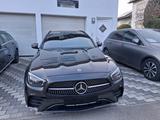 Mercedes-Benz E 220 d T-Modell AMG LINE 4 MATIC - Mercedes-Benz E-Klasse: T Modell AMG