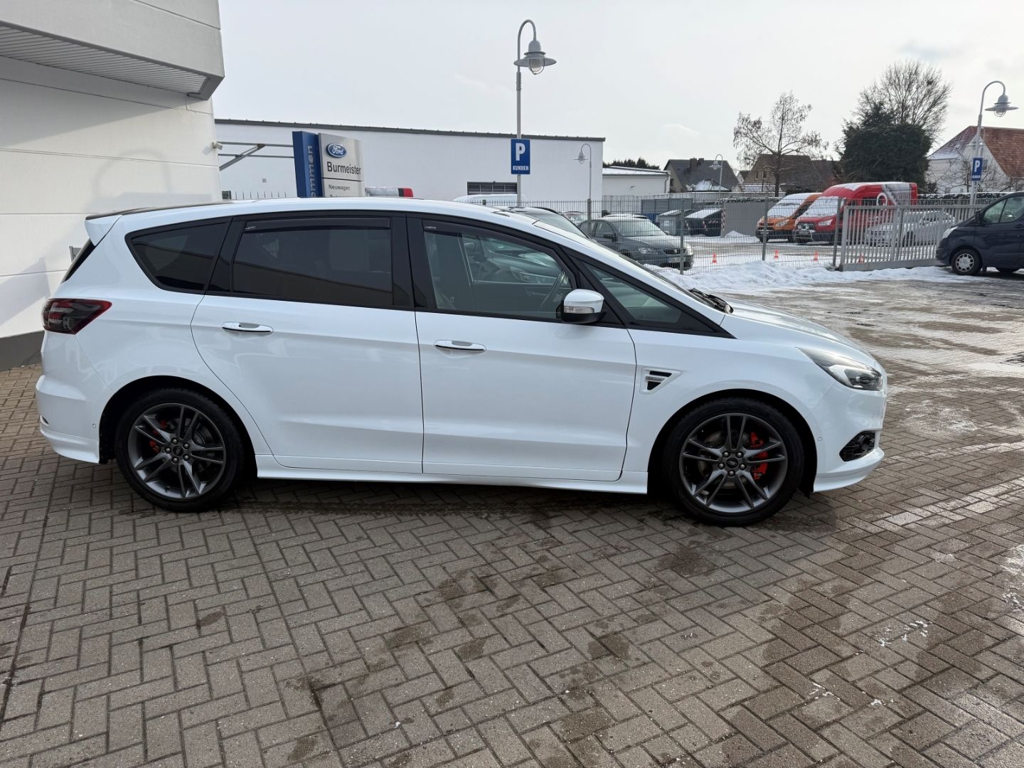 Fahrzeugabbildung Ford S-Max ST-Line ACC LED TWA RFK Pano AHK Navi el.