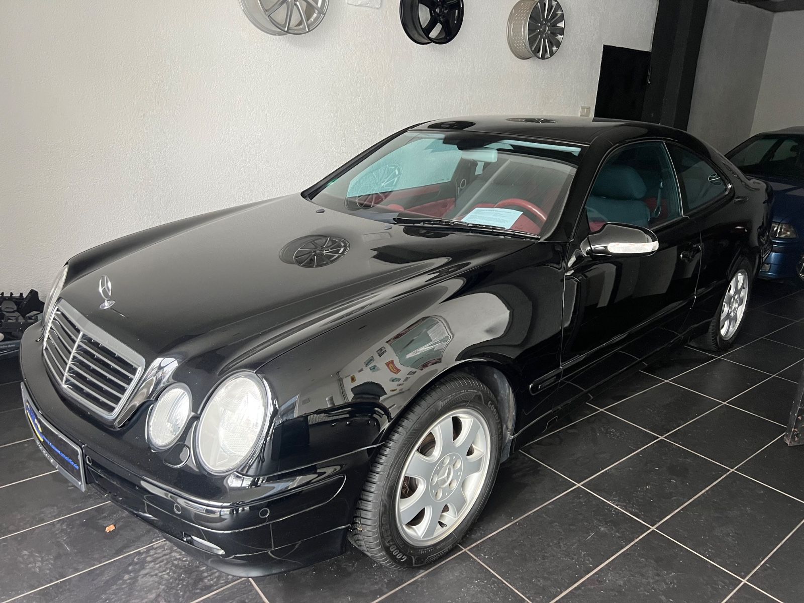 Fahrzeugabbildung Mercedes-Benz CLK 320 AVANTGARDE * 1.HAND *