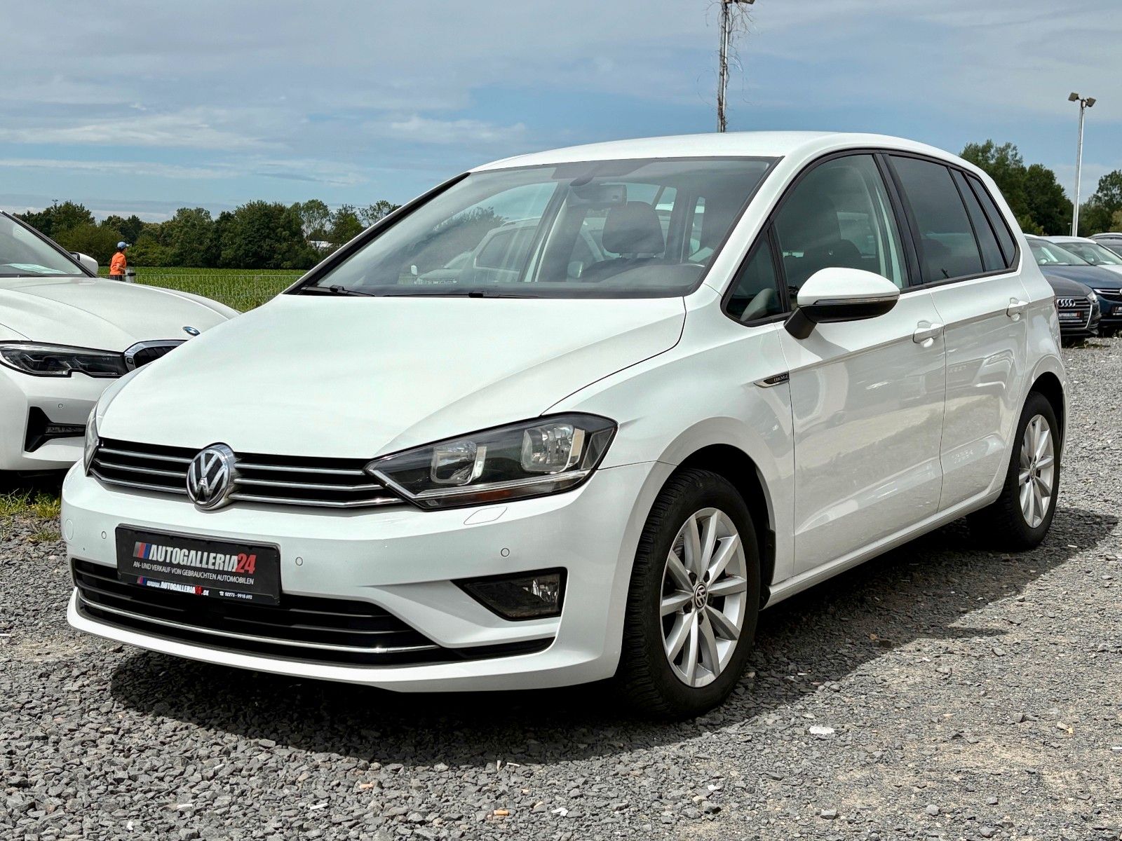 Fahrzeugabbildung Volkswagen Golf Sportsvan VII 1.6 TDI Lounge Navi PDC SHZ