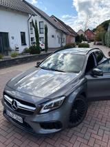 Mercedes-Benz GLA 45 AMG Mercedes-AMG GLA 45 4MATIC DCT Me... - schwarze Mercedes-Benz GLA 45 AMG