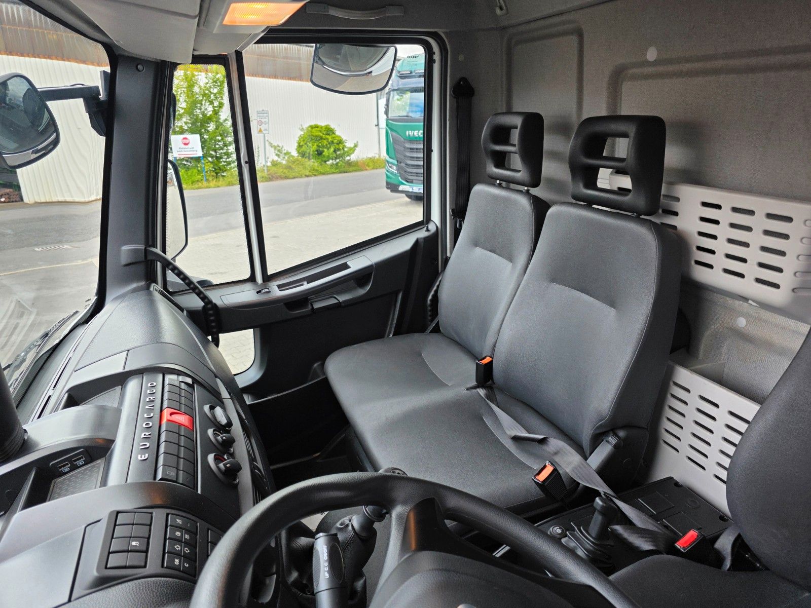 Fahrzeugabbildung Iveco Eurocargo ML120E25 LBW Palfinger 1.500kg