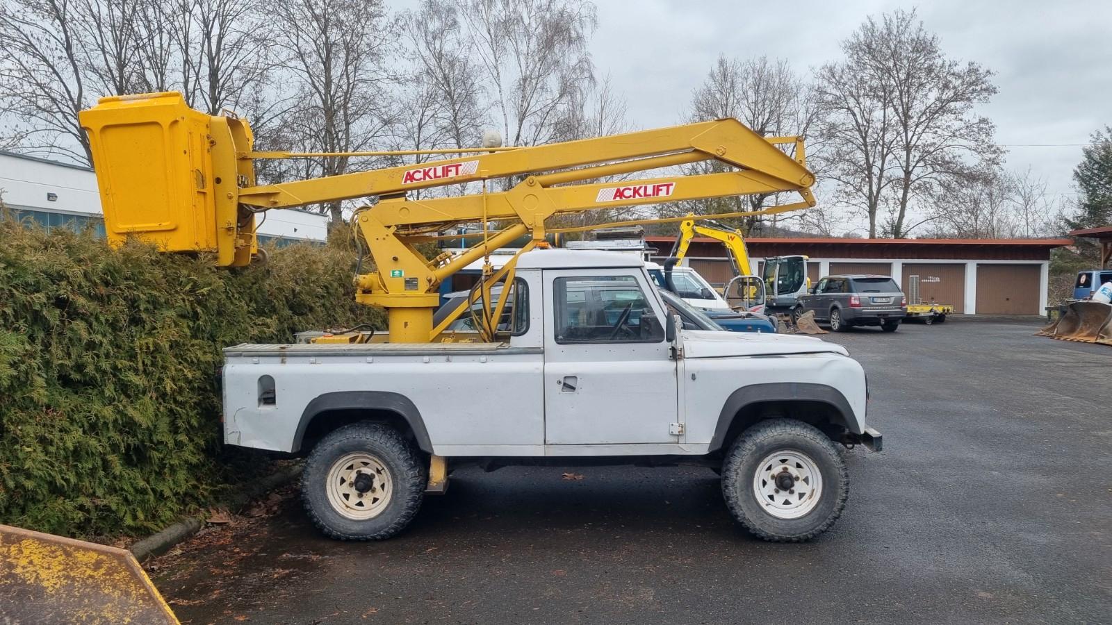 Land Rover Defender Land Rover Hubsteiger Lift Arbeitsbühne