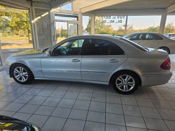 Mercedes E 200 - 4