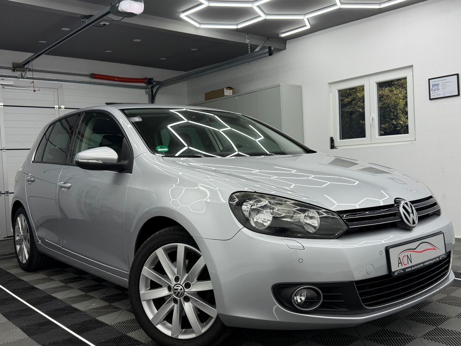 Fahrzeugabbildung Volkswagen Golf VI Highline/eGSD/ALCANTARA/KLIMAA./1.HAND