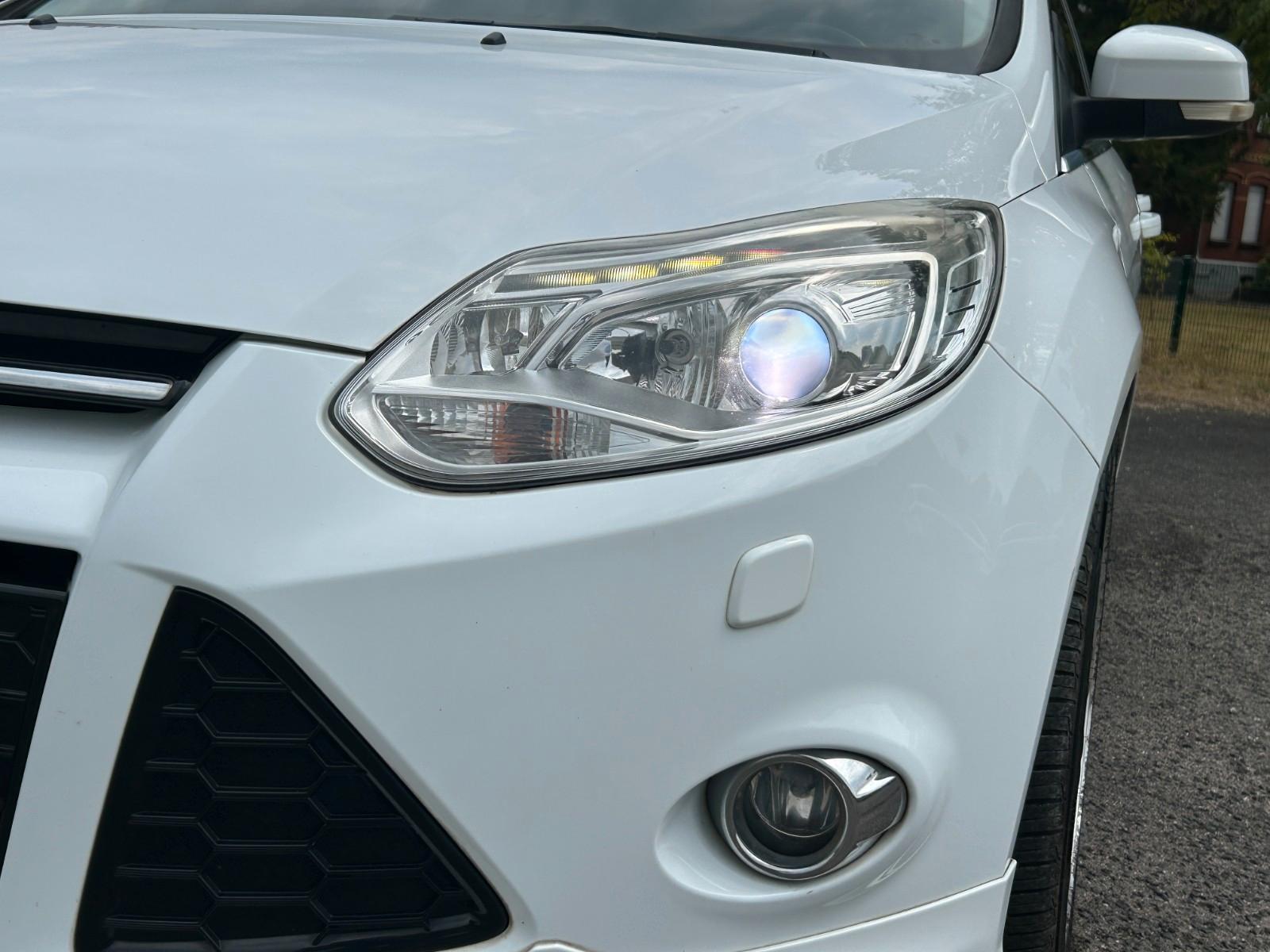 Ford Focus 2013 — photo 31