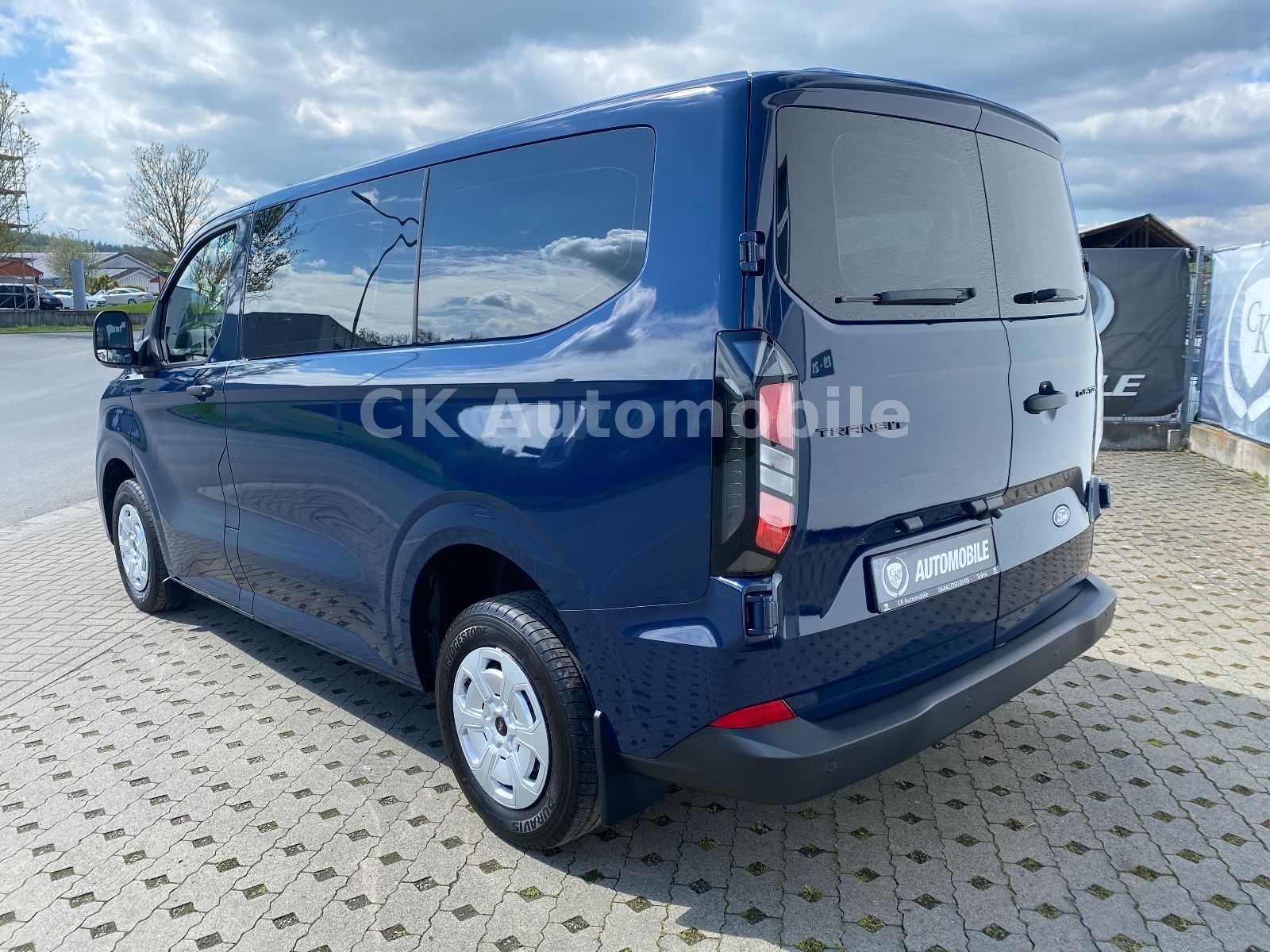 Fahrzeugabbildung Ford Transit Custom Kombi 2.0 Trend/9Sitze/Kamera