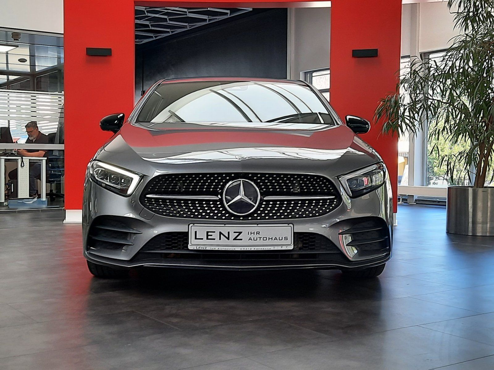Fahrzeugabbildung Mercedes-Benz A 180 AMG-Line *LED*Navi*AHK*Cam*Sitzhzg*PDC*