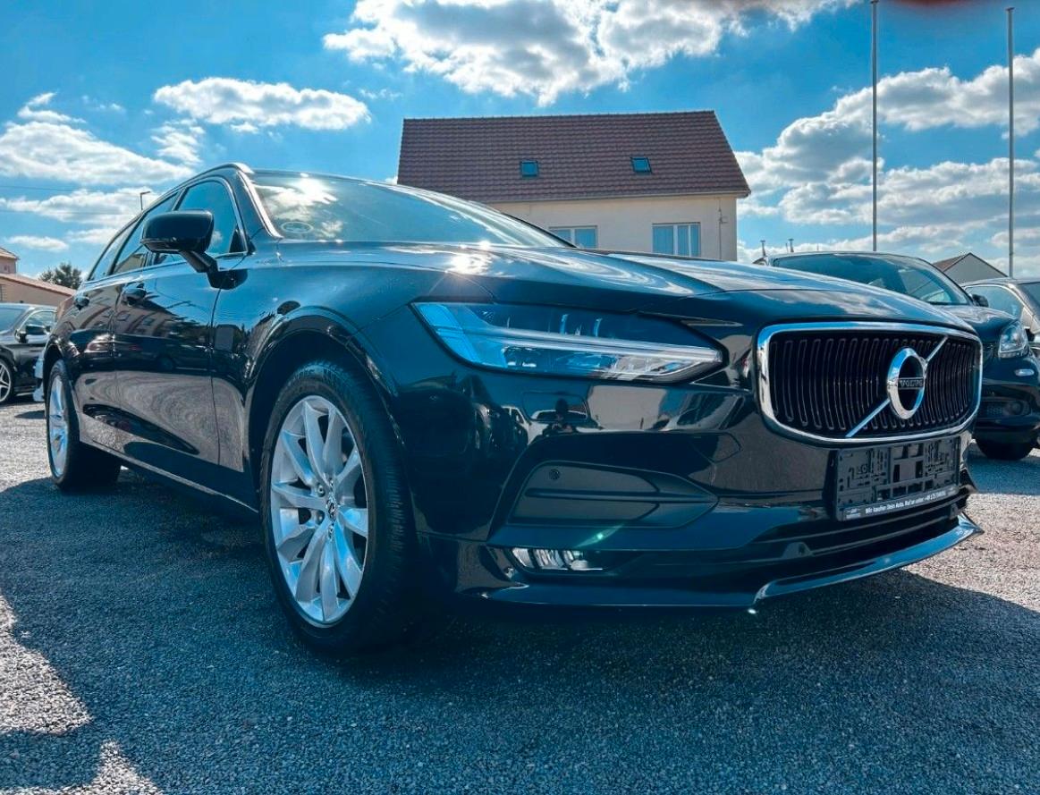 Volvo V90 MOMENTUM MEMORY + LANE ASSIST + AHK
