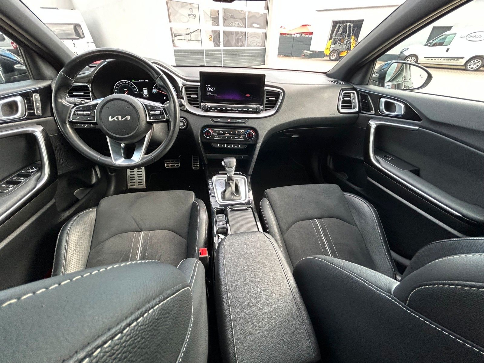 Fahrzeugabbildung Kia XCeed 1.6 T-GDI DCT Black Xdition XCL Glasdach