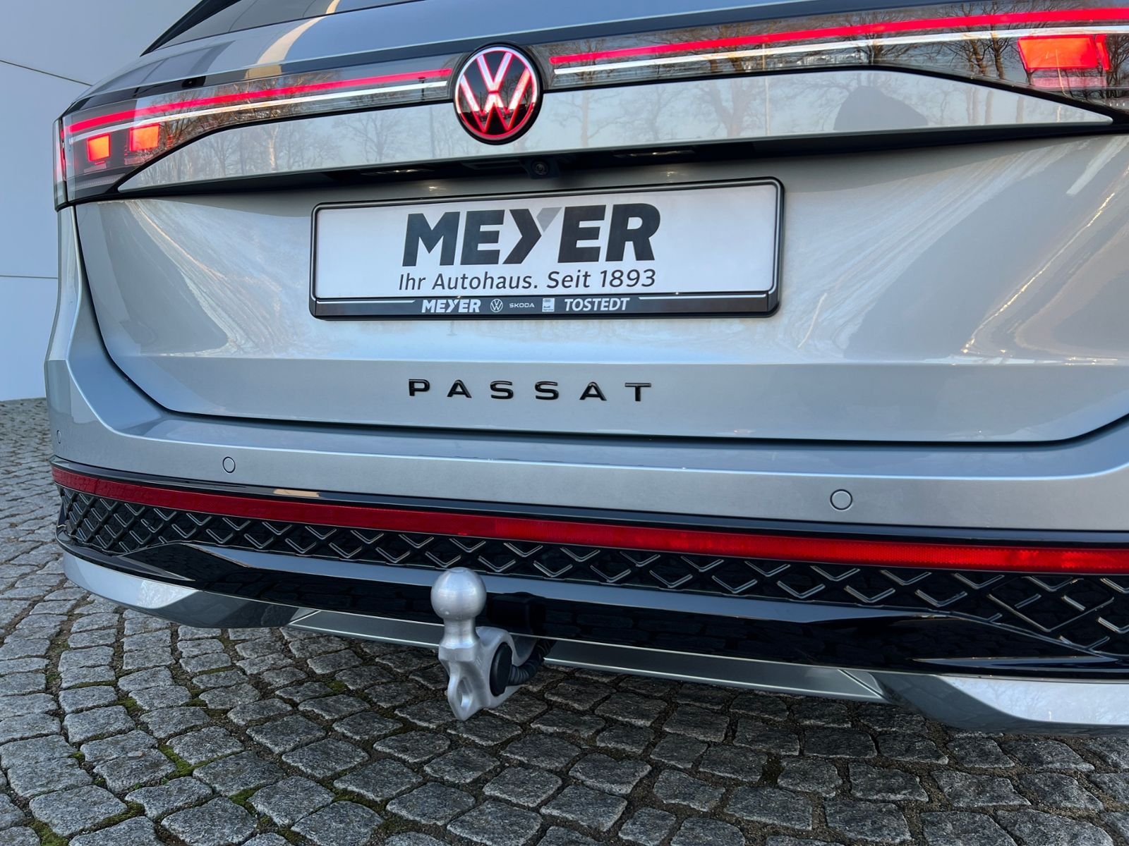 Fahrzeugabbildung Volkswagen Passat Variant R-Line 2.0 TDI DSG 4MOTION *AHK,