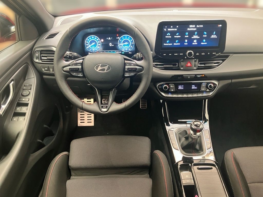 Fahrzeugabbildung Hyundai i30 FL Kombi (MY25) 1.5 T-GDI (140 PS) 48V 6-MT