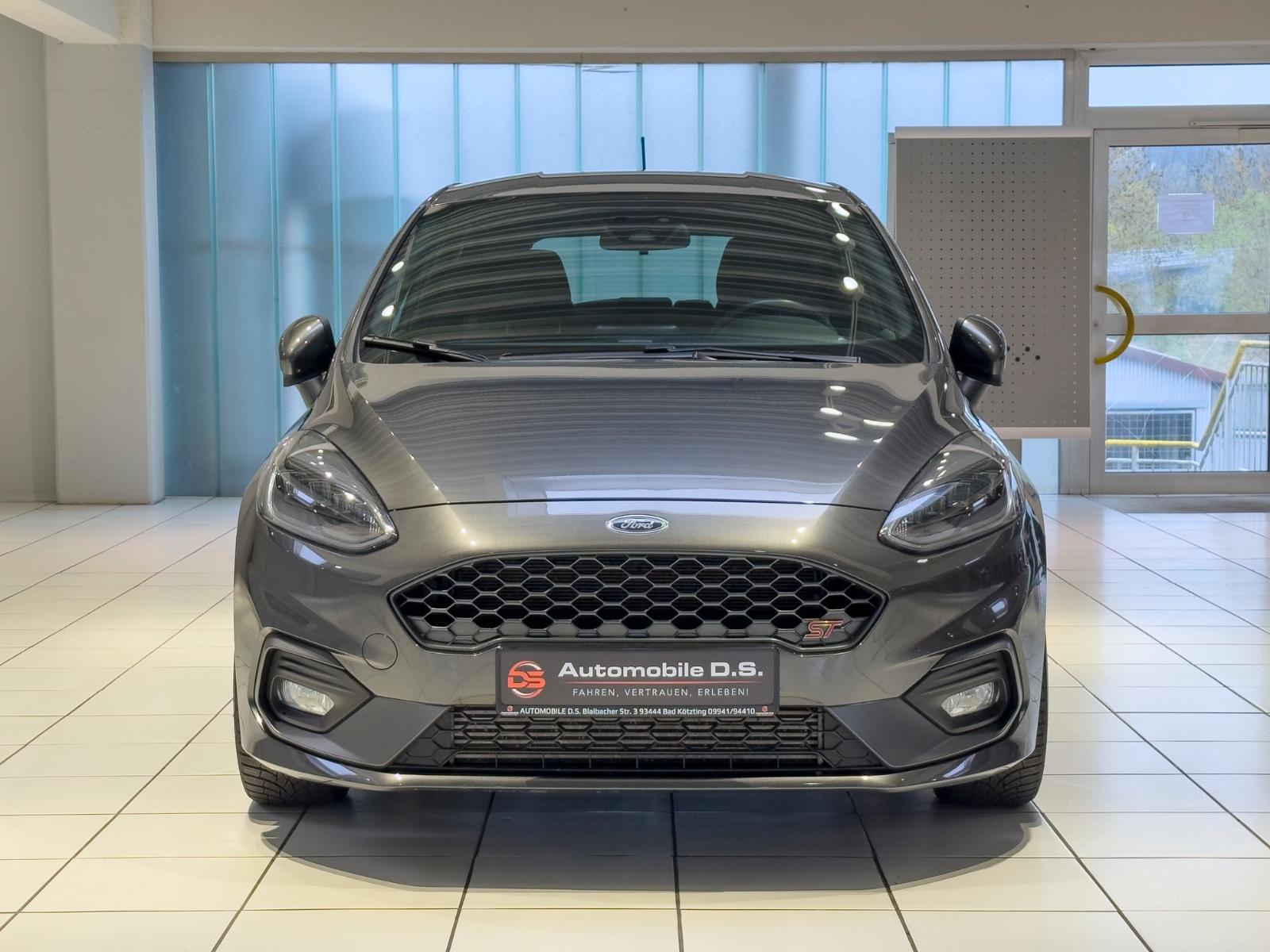 Ford Fiesta ST +PERFORMANCE++CARPLAY++TEMPOMAT++SHZ++