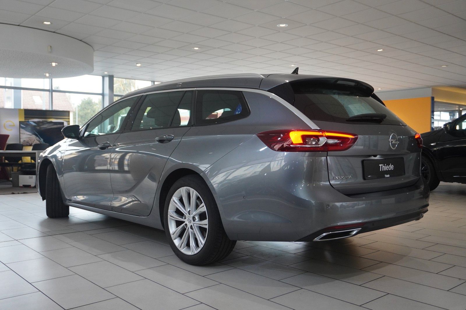 Fahrzeugabbildung Opel Insignia B ST 2.0D ELEGANCE NAVI/LED/KAMERA/DAB+