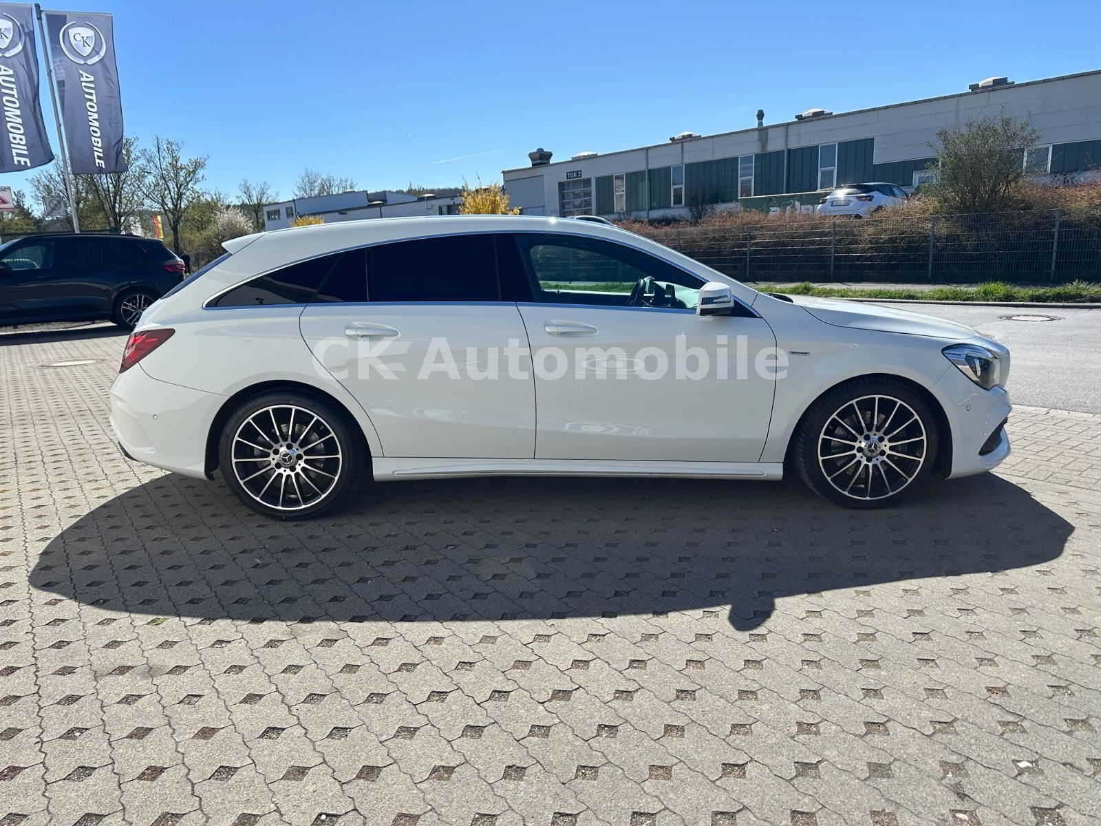 Fahrzeugabbildung Mercedes-Benz CLA220d Shooting Brake Peak Edition/Navi/LED/Kam