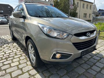 Fahrzeugabbildung Hyundai ix35 2.0 Style 2WD*Keyless*PDC*AHK*Bluetooth*
