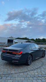 BMW 730d xDrive*M Sport*Massage*Gestik*HarmanK*Luftf - BMW 730 Gebrauchtwagen in Nürnberg