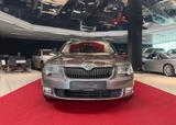 Skoda Superb Combi AHK PDC Bi-Xenon Alcantara Navi  - Skoda aus 2010: Kombi