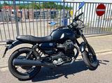 Moto Guzzi V7 Stone