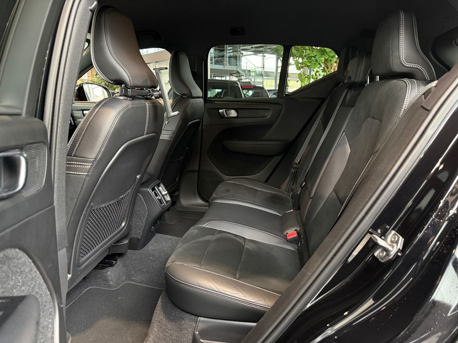 Fahrzeugabbildung Volvo XC40 R Design H/K ACC AHK KAM