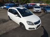 Opel Zafira B Cosmo 7 Sitze Klima PDC Navi - Opel Zafira aus 2005 mit Diesel-Antrieb